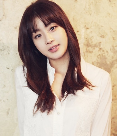 Kang Sora mang thai sau 3 tháng kết hôn, Kim Ji Won tung ảnh phim mới