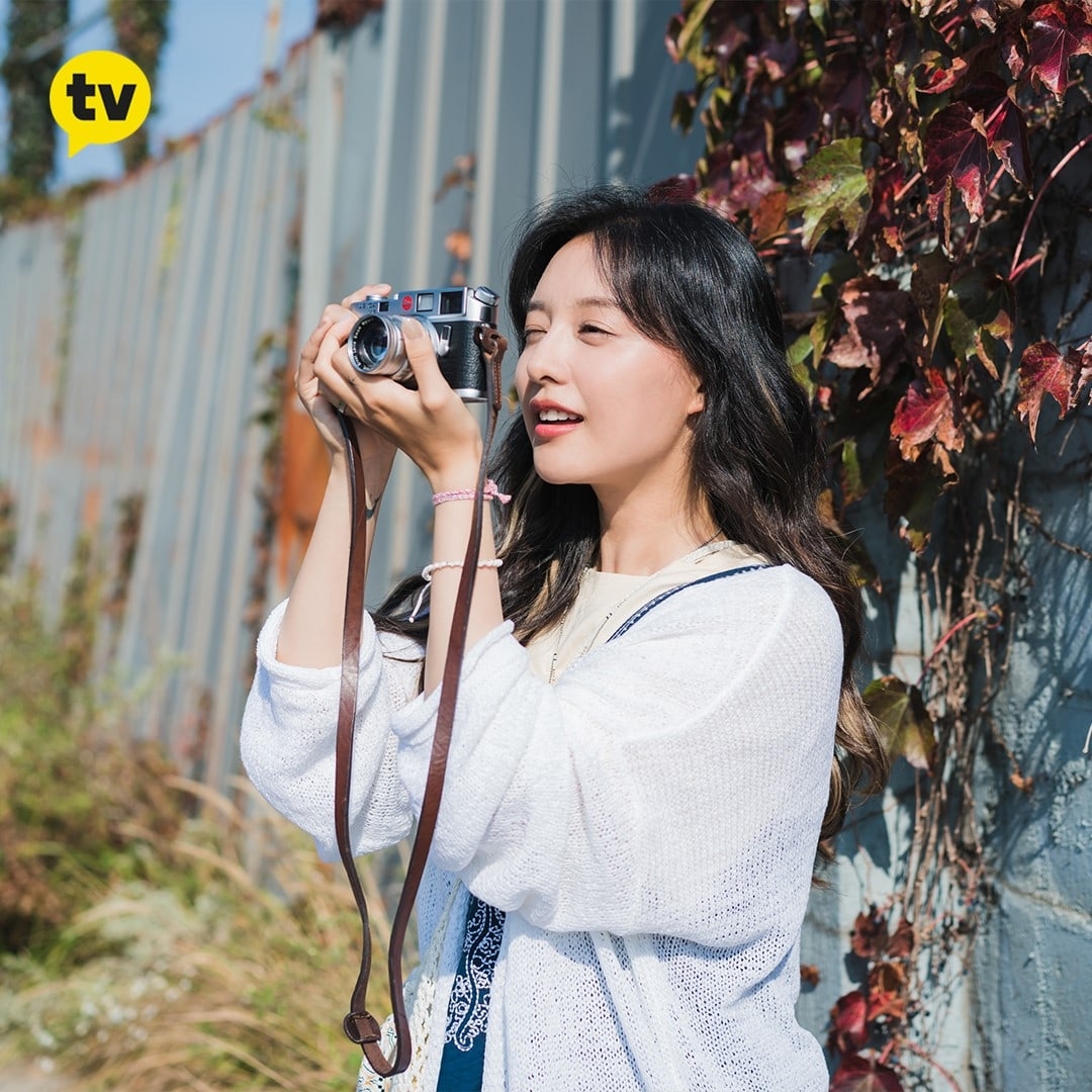 Kang Sora mang thai sau 3 tháng kết hôn, Kim Ji Won tung ảnh phim mới