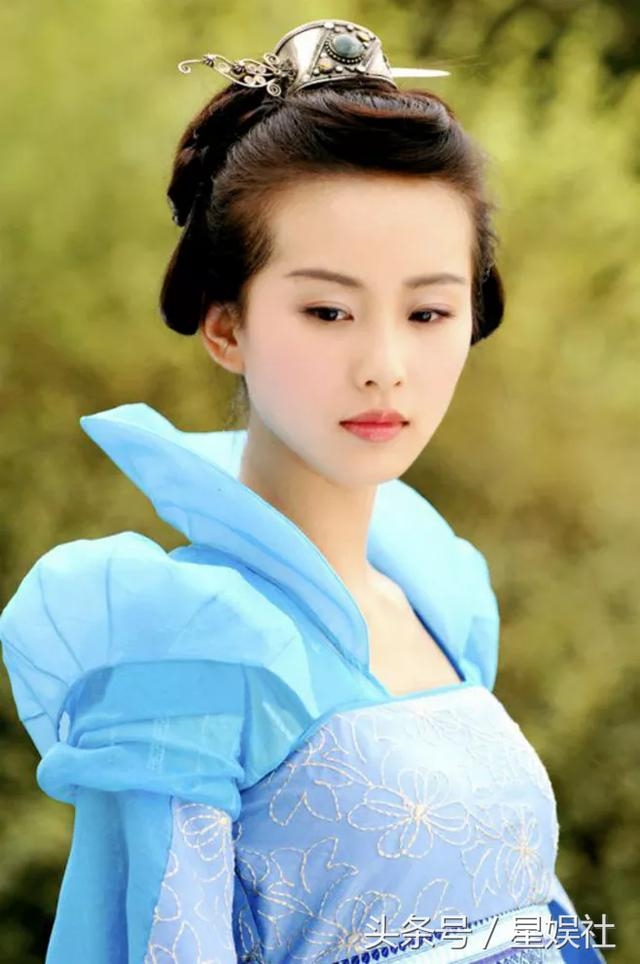 Triệu Lệ Dĩnh và dàn mỹ nhân Hoa ngữ trong trang phục màu xanh