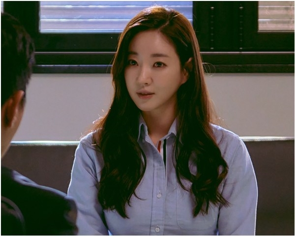 Kim Sa Rang tái xuất xinh đẹp trong họp báo phim mới sau 5 năm