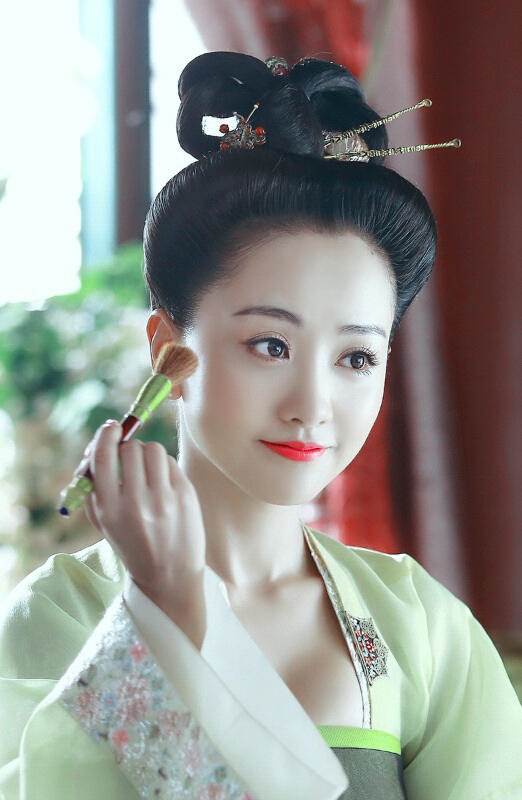 Triệu Lệ Dĩnh và dàn mỹ nhân mặt tròn xinh đẹp nhất showbiz châu Á