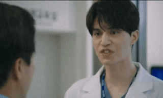 Lee Dong Wook và loạt sao Hàn với khoảnh khắc diễn xuất tệ khỏi nói