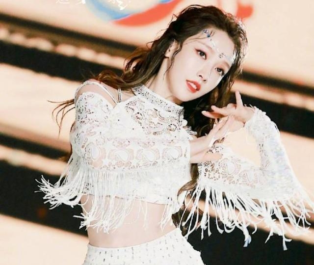 Nhiệt Ba, Dương Dương và dàn sao Cbiz có tỷ lệ gương mặt hoàn hảo nhất