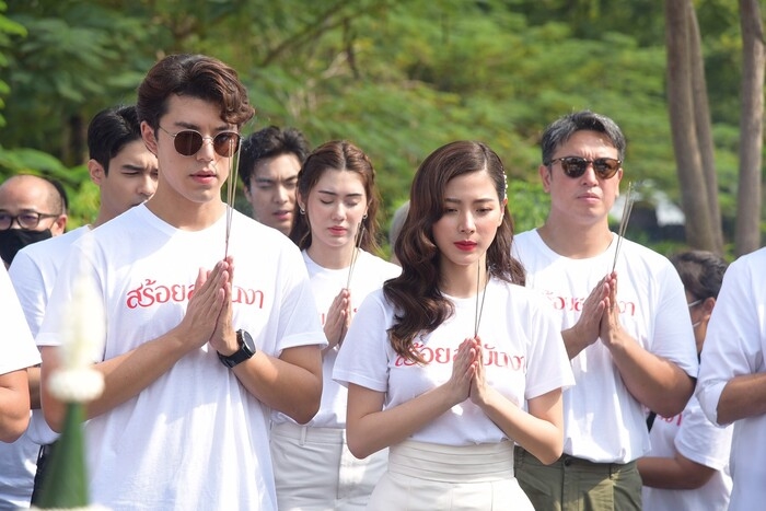 Baifern và Nine 'tình bể bình' trong lễ cầu may cho dự án phim mới