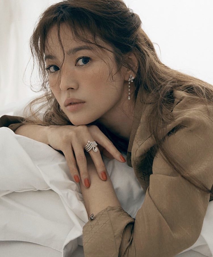 Song Hye Kyo cùng 6 kiểu tóc nâng tầm nhan sắc đại mỹ nhân