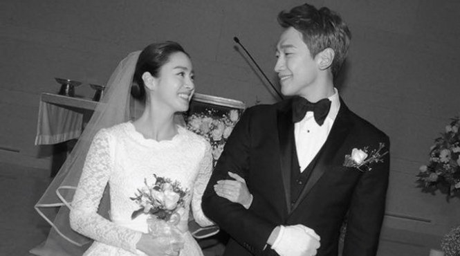 Kim Woo Bin - Shin Min Ah và những cặp đôi 'chị - em' của Kbiz