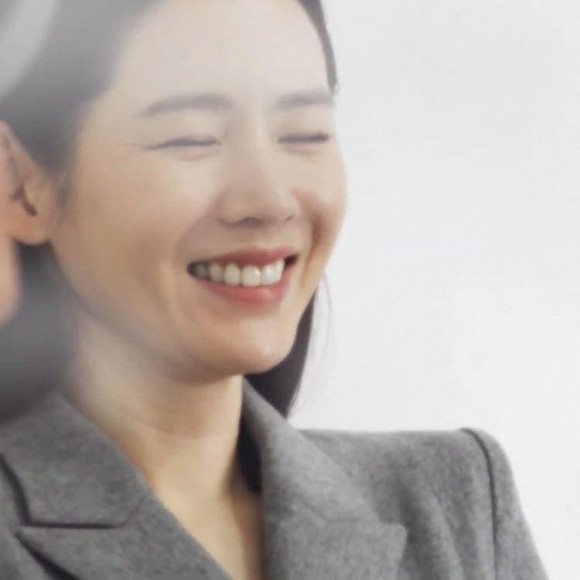 Kim Woo Bin lập Instagram, Kim Soo Hyun khoe bắp tay trong ảnh mới