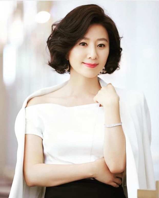 Lee Young Ae và hai chị đại làng phim chứng minh nhan sắc với ảnh cũ