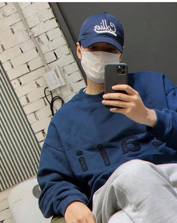 Kim Woo Bin lập Instagram, Kim Soo Hyun khoe bắp tay trong ảnh mới