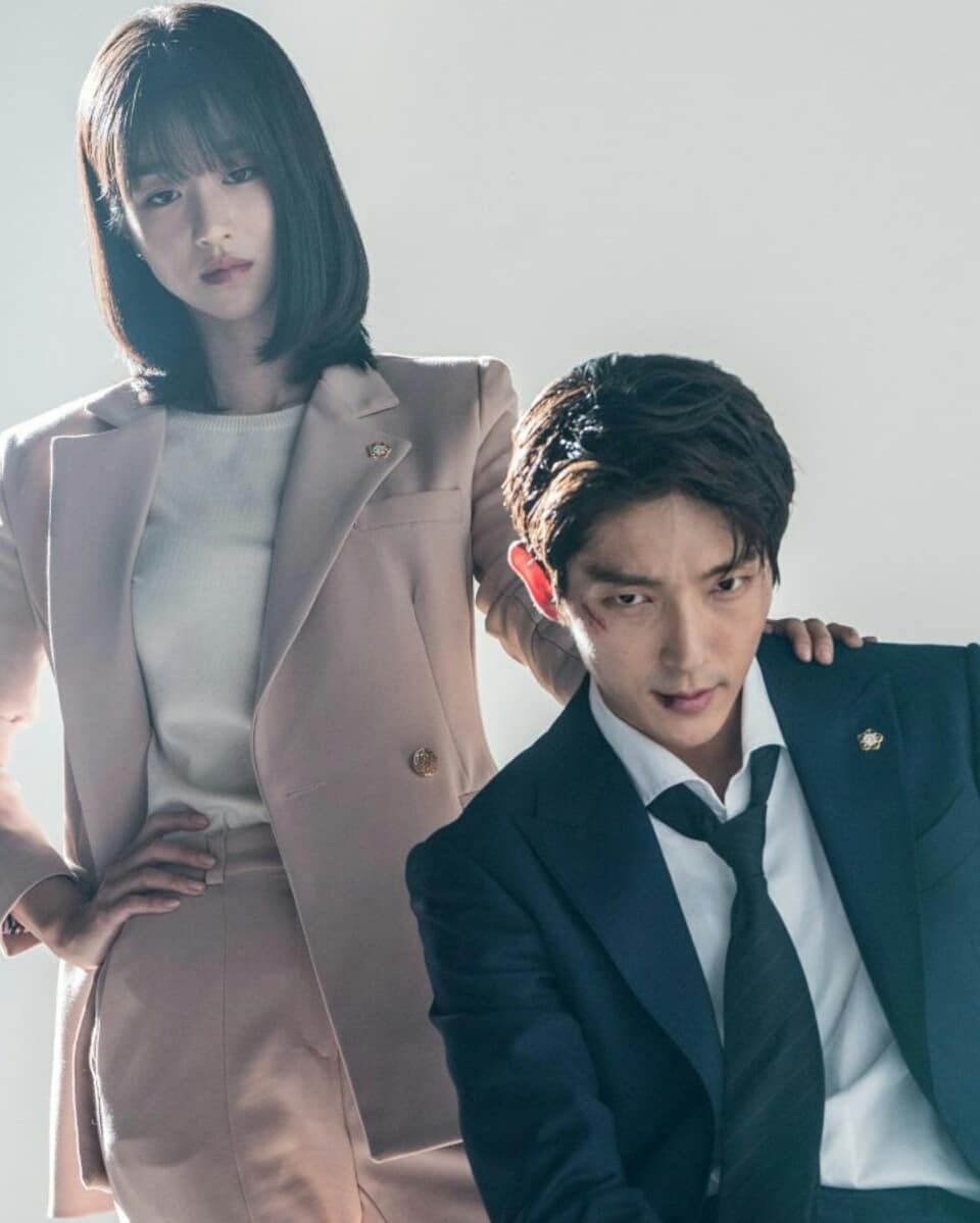 Seo Ye Ji - Lee Jun Ki tái hợp trên thảm đỏ AAA sau 2 năm