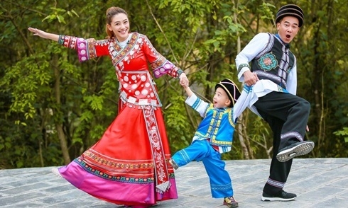 Huỳnh Hiểu Minh - AngelaBaby và loạt cặp đôi chồng già vợ trẻ của Cbiz