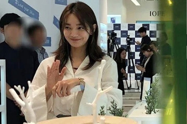 Jun Ji Hyun và loạt mỹ nhân Hàn lộ sắc vóc thật ngoài đời
