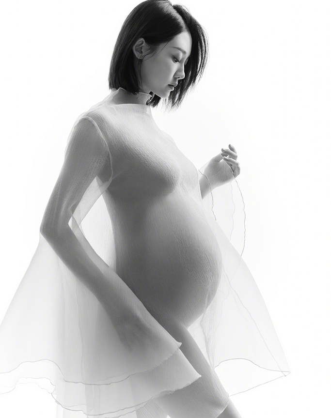 Mỹ nhân Song Thế Sủng Phi Lương Khiết bị bỏ rơi sau 2 năm cầu hôn