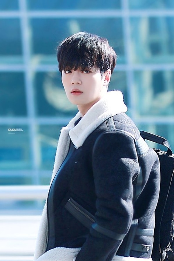 Han Hyo Joo khoe nhan sắc cùng hội bạn, UP10TIOn Bitto nhiễm Covid-19