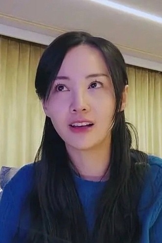 Trần Kiều Ân lộ vòng 2 lùm lùm như bầu bì, Trịnh Sảng dịu dàng khác lạ