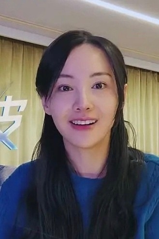 Trần Kiều Ân lộ vòng 2 lùm lùm như bầu bì, Trịnh Sảng dịu dàng khác lạ