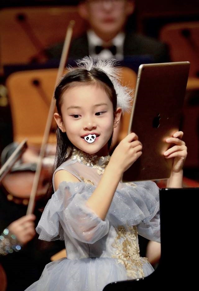 Trần Kiều Ân lộ vòng 2 lùm lùm như bầu bì, Trịnh Sảng dịu dàng khác lạ