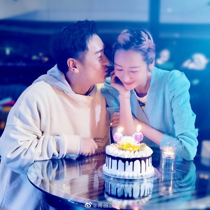 'Đoàn Dự' Trần Hạo Dân tổ chức sinh nhật cho vợ, lộ căn hộ chật chội