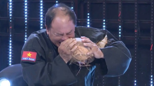 Lâm Vỹ Dạ, Lan Ngọc cà khịa, hất thức ăn trên game show truyền hình