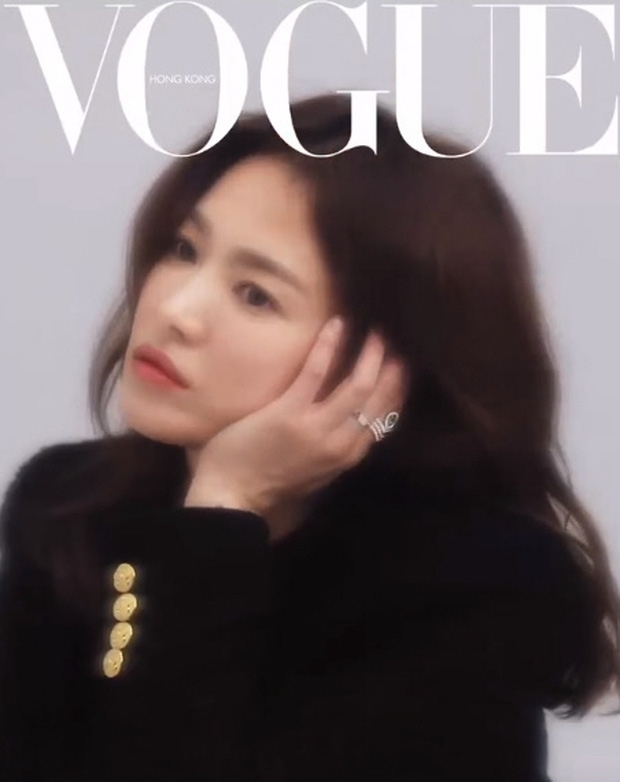 Song Hye Kyo khoe nhan sắc mặn mà trên bìa tạp chí thời trang mới