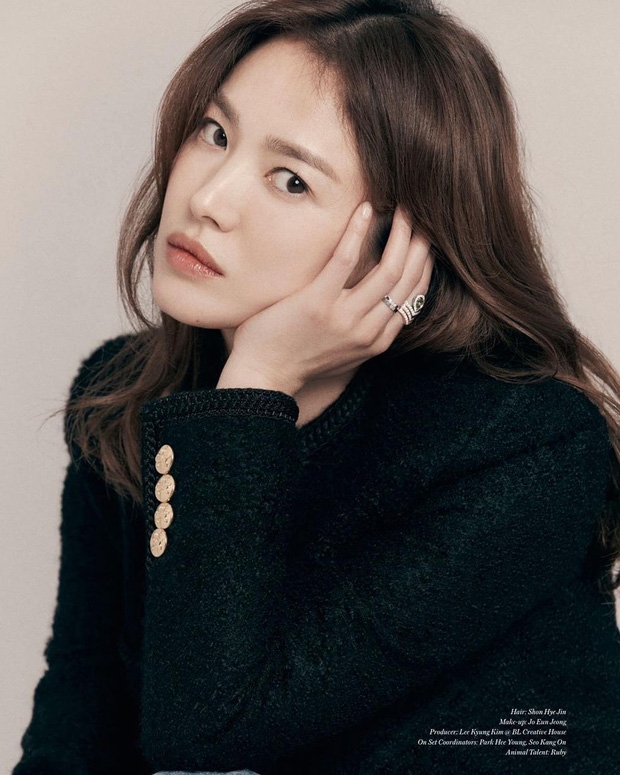 Song Hye Kyo khoe nhan sắc mặn mà trên bìa tạp chí thời trang mới