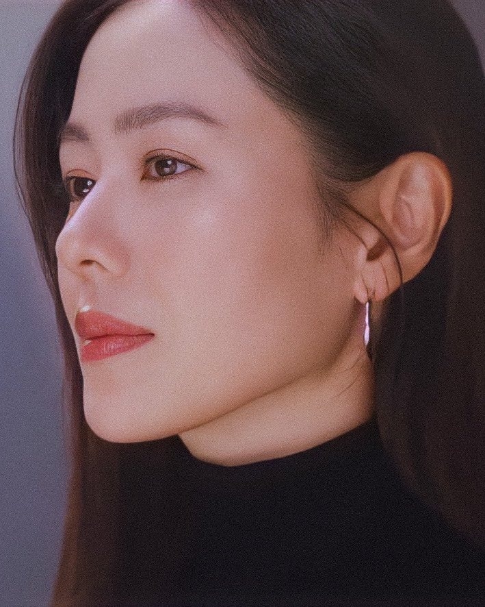 Son Ye Jin đẹp hoàn hảo với ảnh cận mặt, 'Khởi Nghiệp' vào đoạn cuối