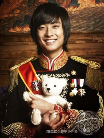 Lee Min Ho và các nam thần hoàng gia hiện đại đáng nhớ nhất xứ Hàn