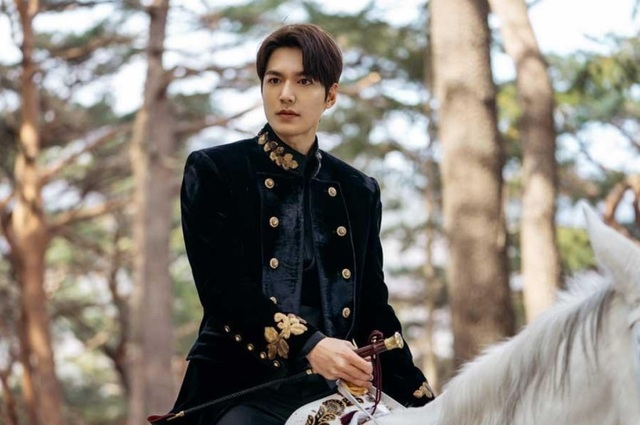 Lee Min Ho và các nam thần hoàng gia hiện đại đáng nhớ nhất xứ Hàn