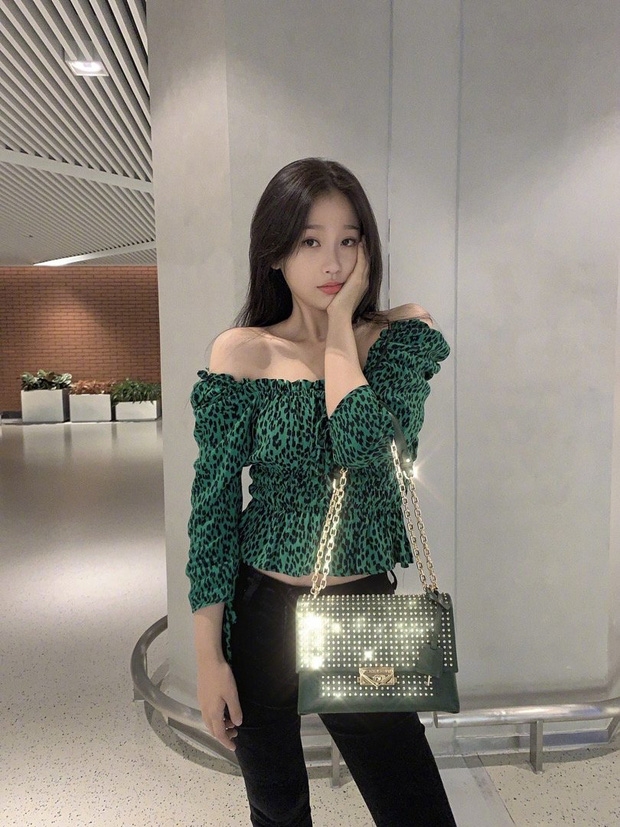 Ngu Thư Hân và những sao Cbiz sống sang chảnh dù bố mẹ phá sản