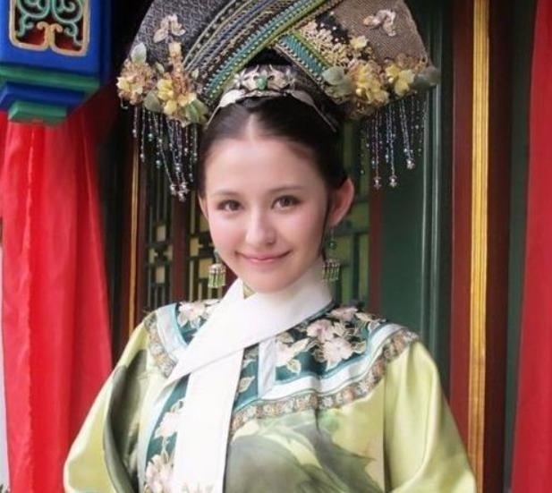 Nhiệt Y Trác bất ngờ thông báo tin sinh con, Phạm Băng Băng bị đổi mặt