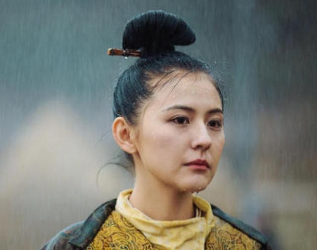 Nhiệt Y Trác bất ngờ thông báo tin sinh con, Phạm Băng Băng bị đổi mặt