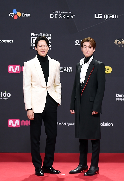 Song Joong Ki, Park Seo Joon cùng dàn sao Hàn nổi bật ở MAMA 2020