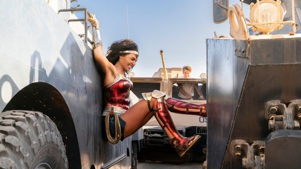 Wonder Woman 1984 bị tưởng nhầm phim Ấn Độ vì cảnh hành động 'ảo lòi'
