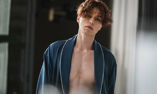 Lee Dong Wook và những diễn viên Hàn Quốc gặp hạn trong năm 2020