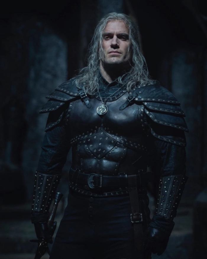 Henry Cavill gặp tai nạn khiến fan lo lắng