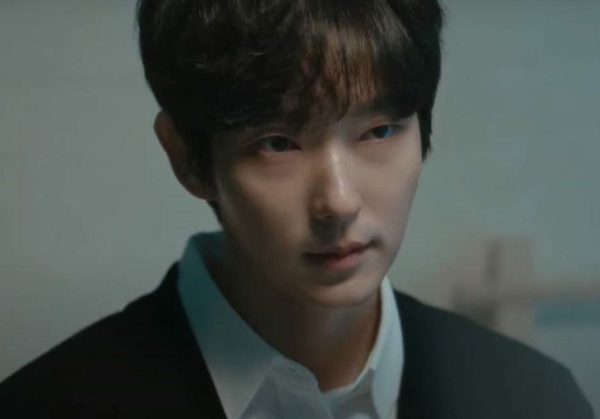 Lee Min Ho và loạt sao Hàn cùng hình tượng thân quen trên phim