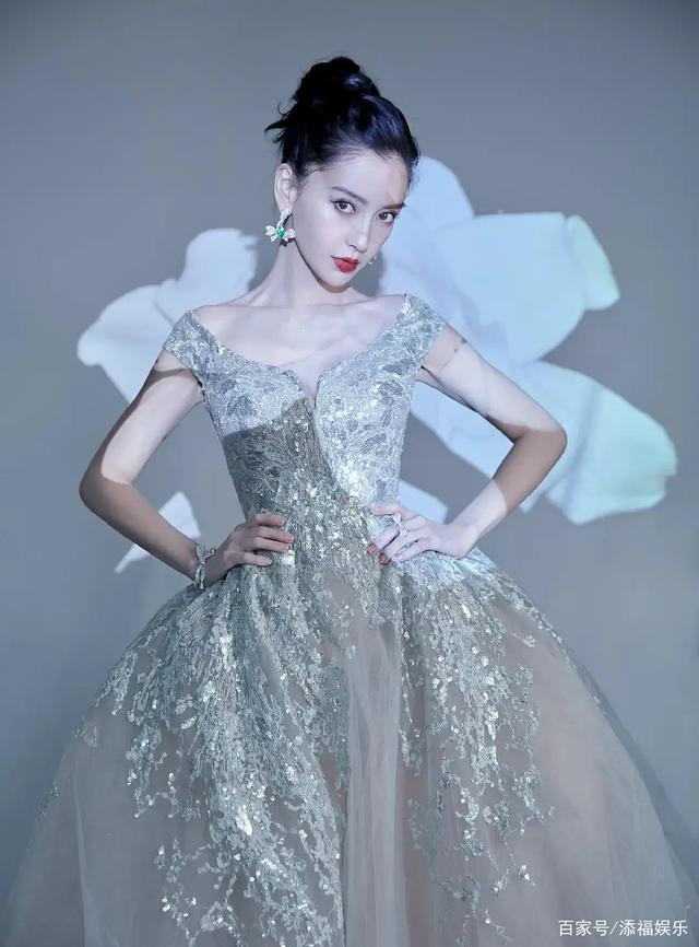1001 bí mật đằng sau trang phục thảm đỏ của mỹ nhân Cbiz