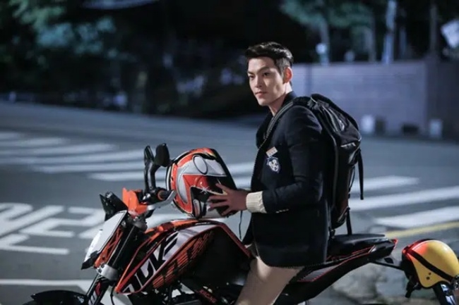 Cha Eun Woo - Hwang In Yeop tương đồng với hai nam chính The Heirs