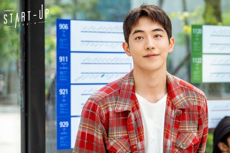 Nam Joo Hyuk và các nam chính đẹp mà nhạt, bị khán giả phớt lờ