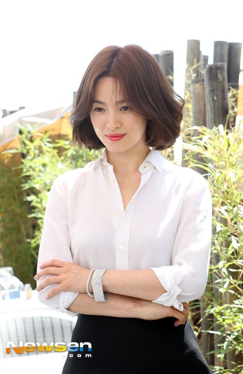 Song Hye Kyo và dàn mỹ nhân Hàn khoe sắc với sơ mi trắng