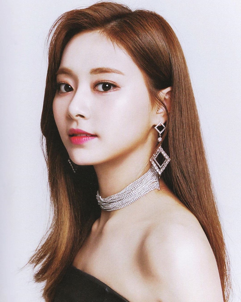 YoonA, Suzy cùng những đại diện nhan sắc K-pop qua 2 thế hệ