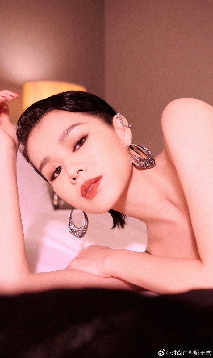 Hồ Hạnh Nhi tuổi thơ không mẹ; Hiểu Minh gầy khiến Doãn Chính xót xa