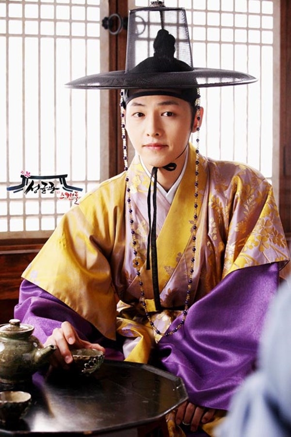 Song Joong Ki và mỹ nam Hàn nổi bật với tạo hình thư sinh thời xưa