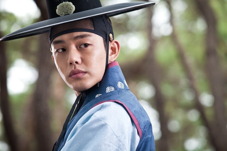 Song Joong Ki và mỹ nam Hàn nổi bật với tạo hình thư sinh thời xưa
