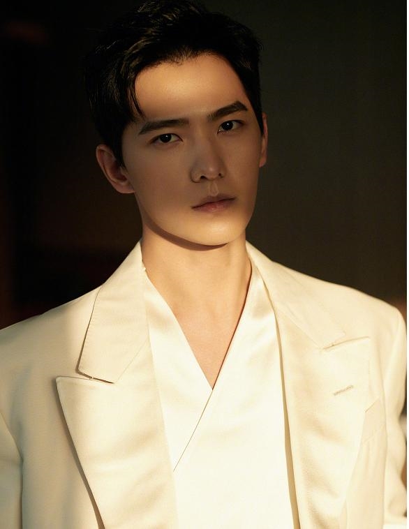 Dương Dương xứng danh 'đại gia ngầm', nắm quyền 2 studio