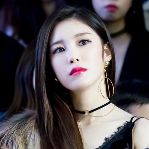 Kim So Yeon và các mỹ nhân lộ mặt mộc tham gia Sao Nhập Ngũ bản Hàn
