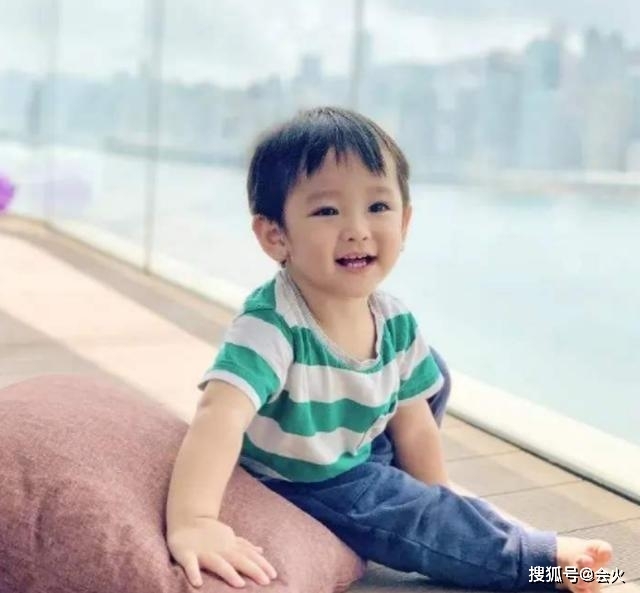 Trịnh Gia Dĩnh khoe cuộc sống viên mãn trong “túp lều tranh” triệu đô