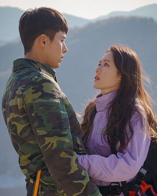 Hyun Bin và Son Ye Jin từng suýt ký hợp đồng mua nhà tân hôn?