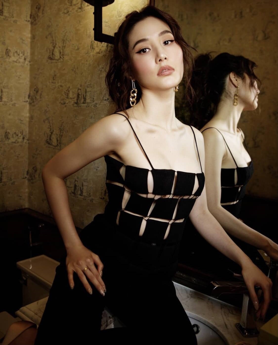 Thu Trang, Minh Tú và dàn sao Việt thi nhau thả dáng đầu năm
