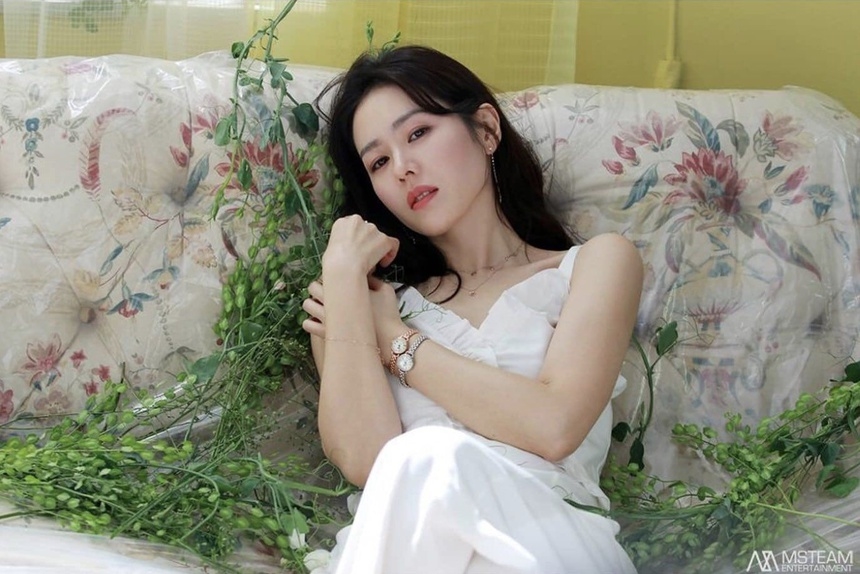 Son Ye Jin và sao nữ Hàn không trọng ngoại hình mà toàn yêu trai đẹp